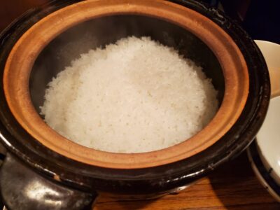 椎名桔平と原田知世のホルモン焼き店の場所はどこ？メニューや値段がいくらかも調査！